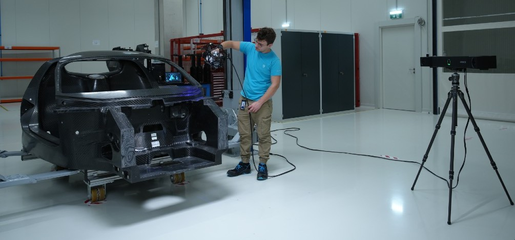 Ivan Radicevic (quality control technician of Bugatti-Rimac) is using FreeScan Trak Pro2 for monocoque scanning.png